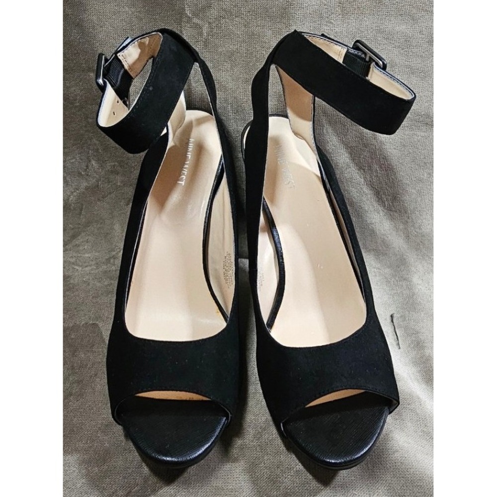 Nine West Elanao Black Suede Block Heel Ankle Strap Peep Toe Sandal 11M 25006356